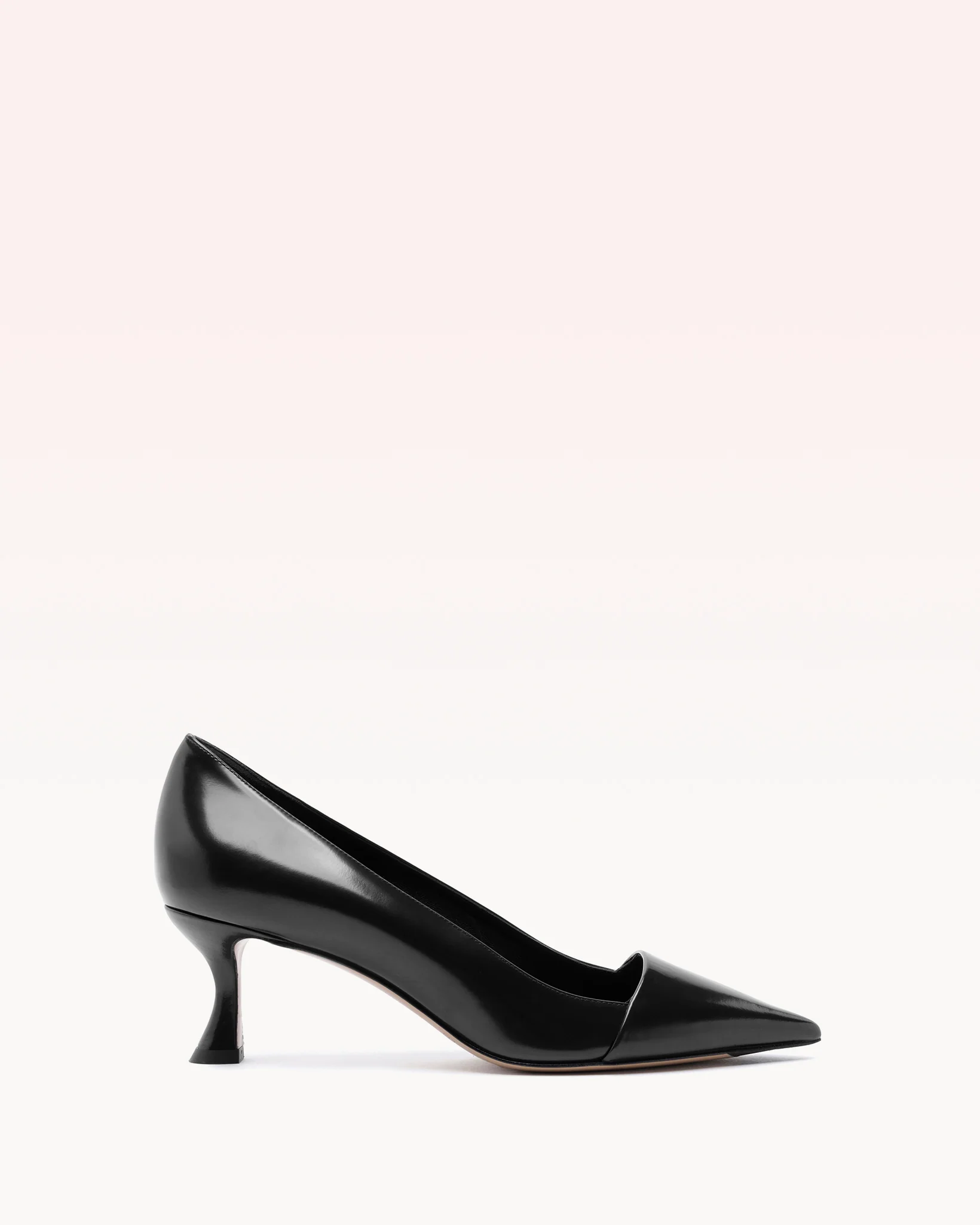 Minerva Pump 60 Black